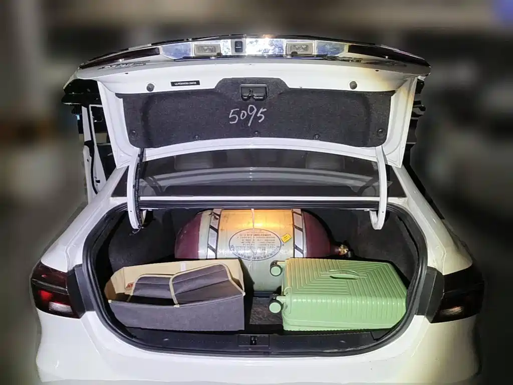 Roewe i6 2019 2019 PLUS 1.6L CVT 4G Connected Flagship Great Edition