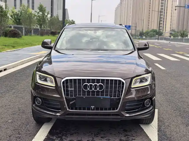 Audi Q5 2015 40 TFSI Technology — фото 2