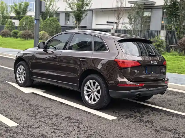 Audi Q5 2015 40 TFSI Technology — фото 5