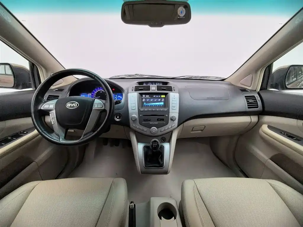 BYD S6 2013 Joy Edition 2.0L Manual Premium 5-seater фото 5