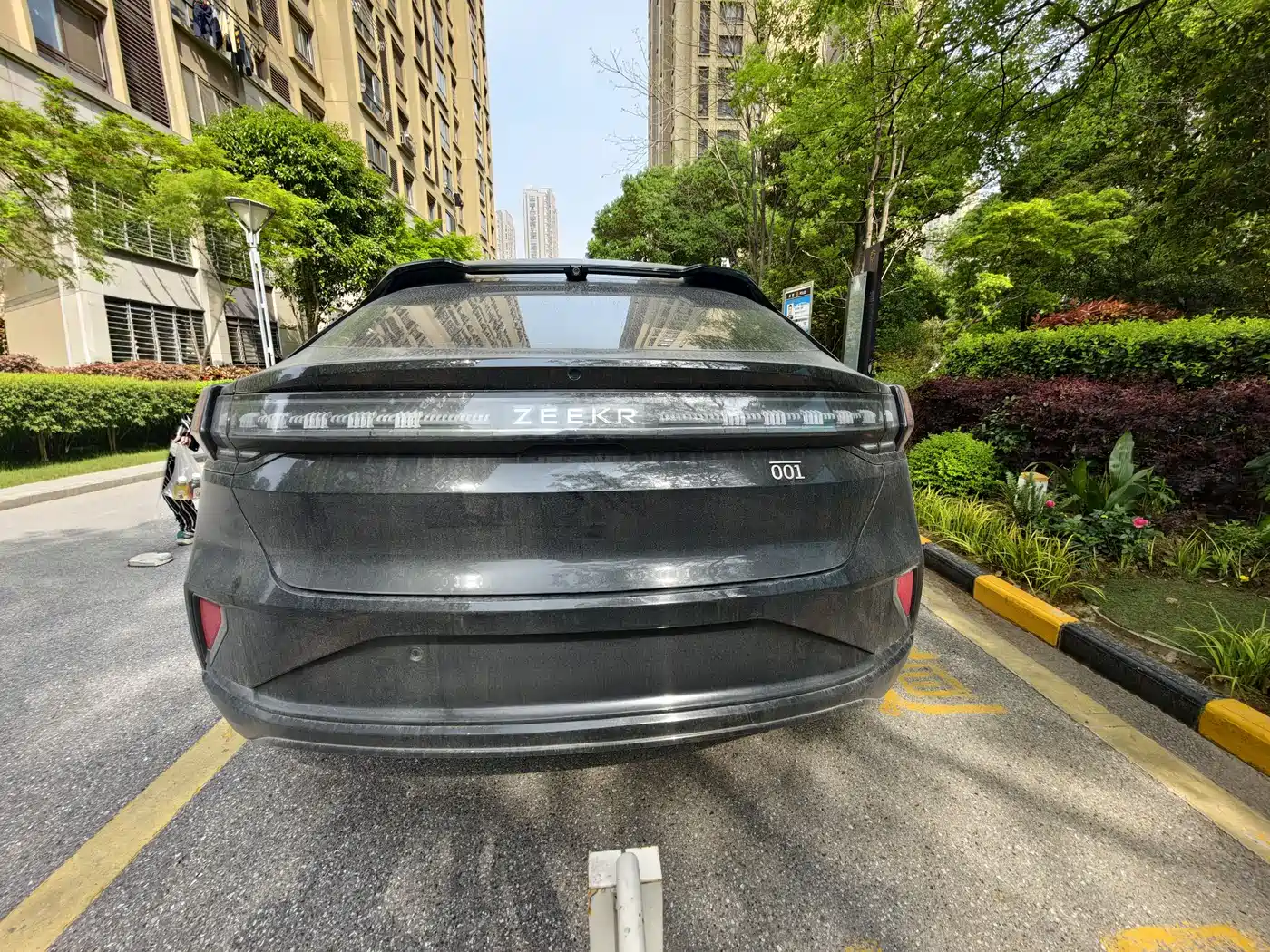 ZEEKR EXTREME KRYPTON 001