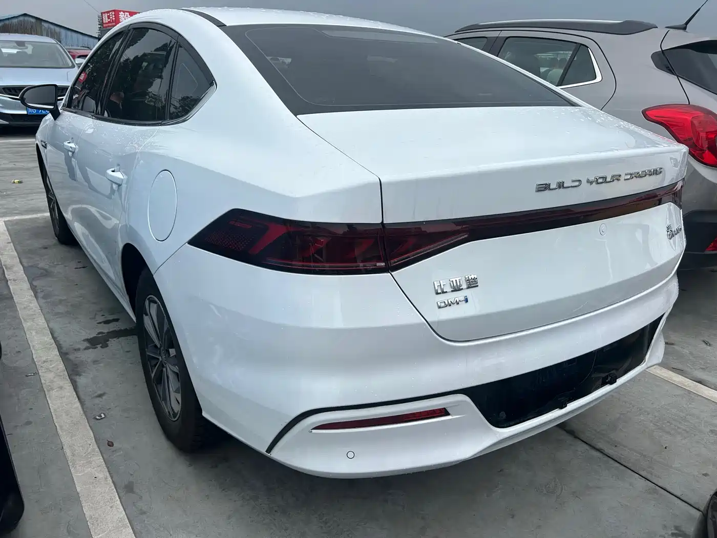BYD Qin PLUS 2024 Glory Edition DM-i 55KM Leading фото 10