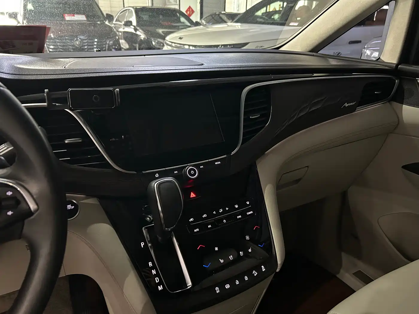 Buick GL8 2017 28T Avenir China V фото 4