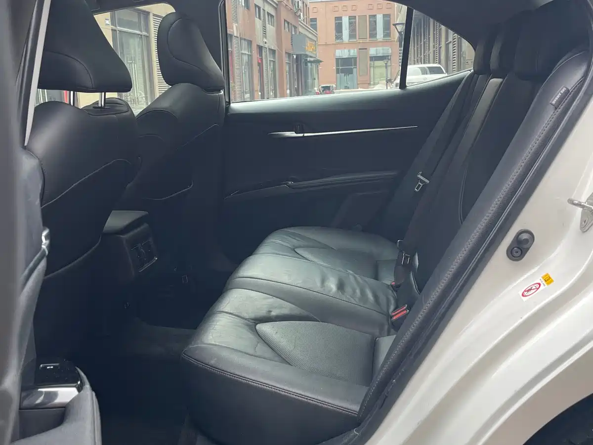Toyota Camry 2018 2.5G Luxury Edition фото 7