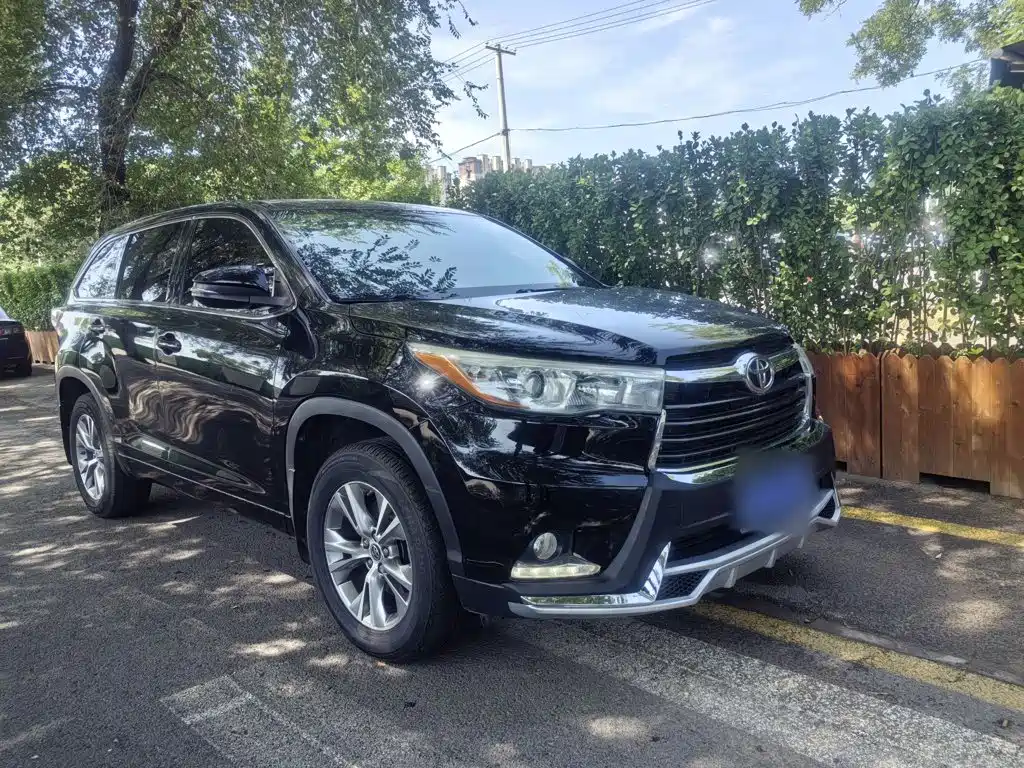 Фото 24 - Toyota Highlander