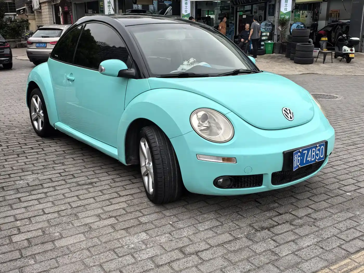 Volkswagen Beetle 2008 1.8T AT Luxury фото 4