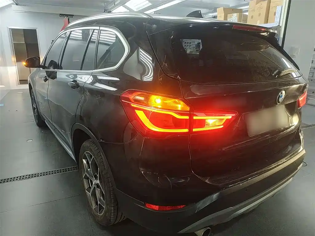 BMW X1 2018 sDrive18Li Premium Model фото 23