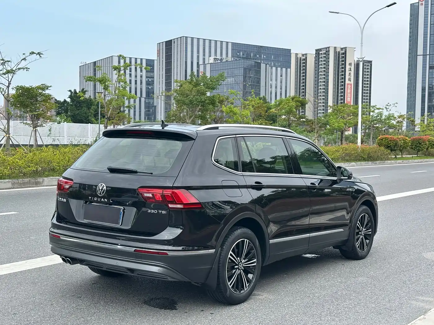 Volkswagen Tiguan L 2021 330TSI Automatic 2WD Smart фото 4