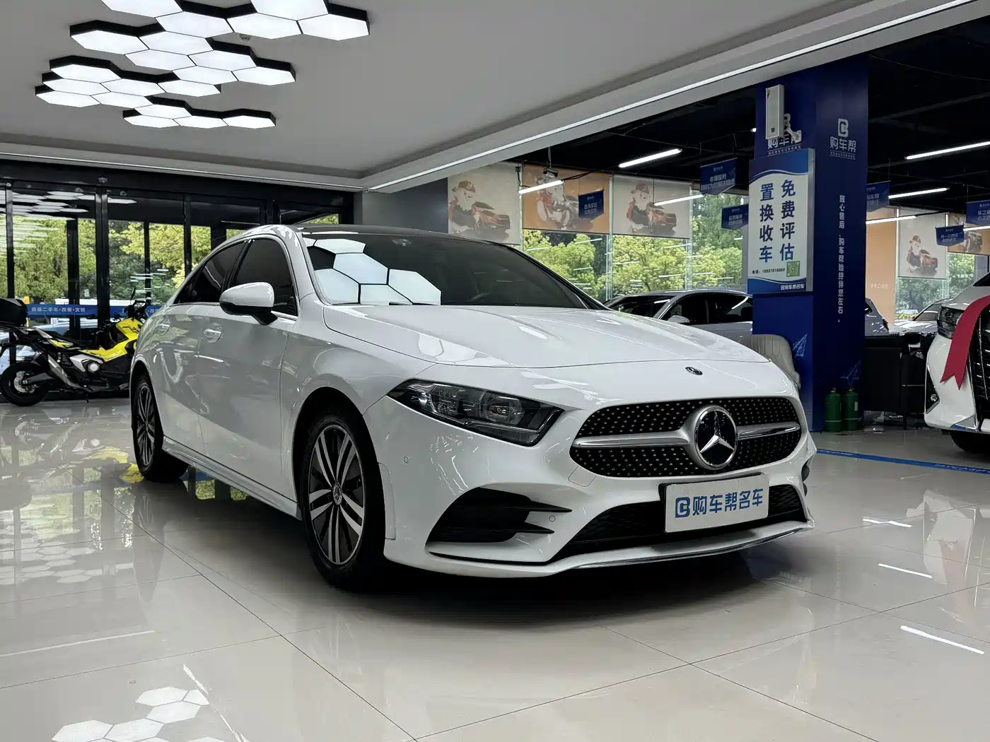 Фото 3 - Mercedes-Benz A-Class