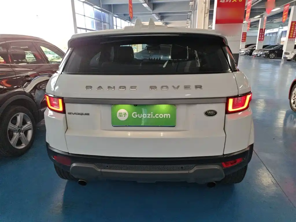 Land Rover Range Rover Evoque 2017 2.0T PURE Style Edition фото 6