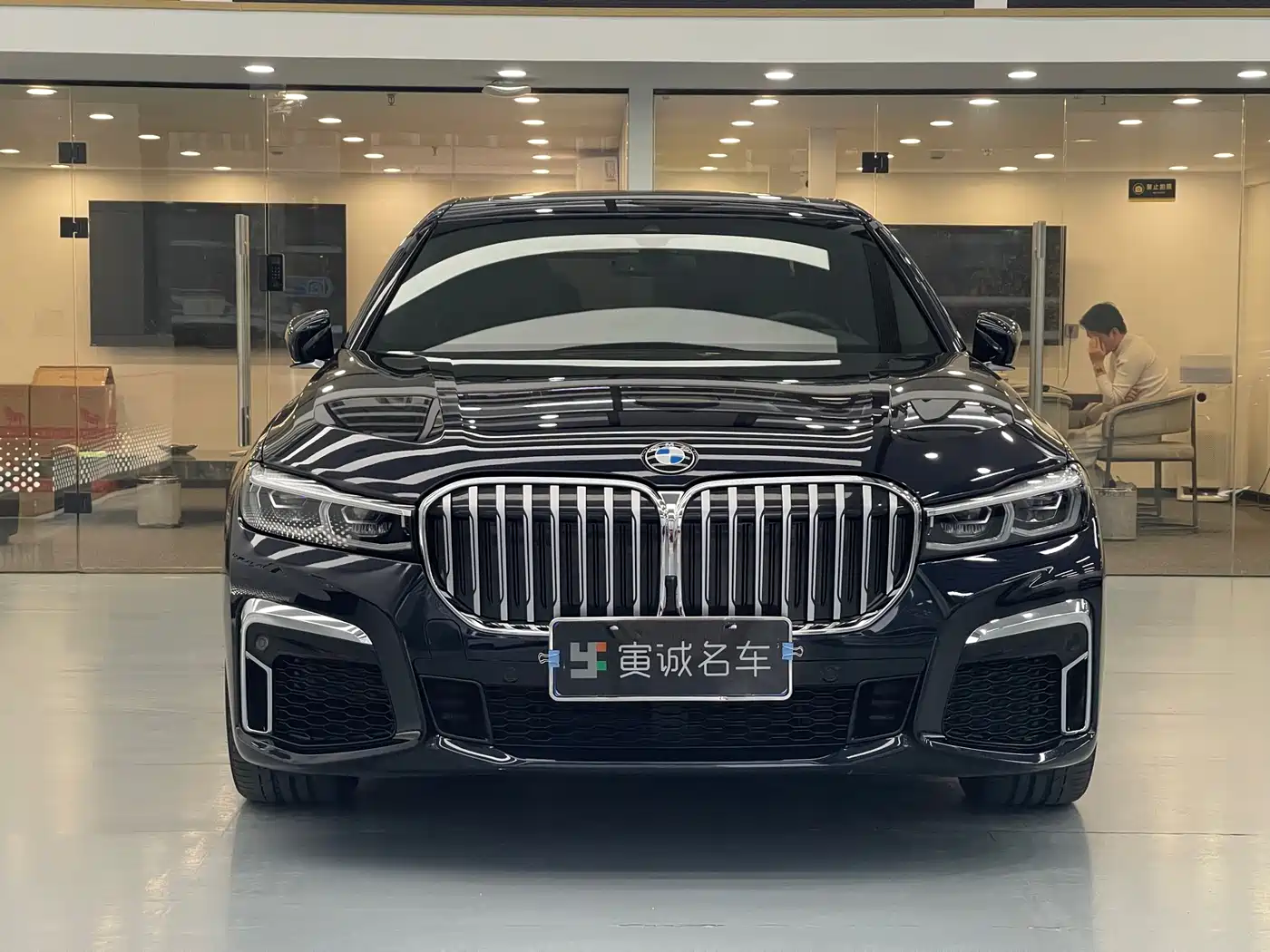 BMW 7 Series 2021 Model 740Li Leading M Sport Package фото 2