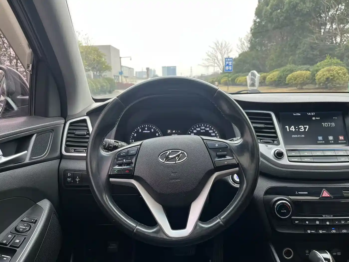 Hyundai Tucson 2015 1.6T Dual Clutch 2WD Smart фото 8