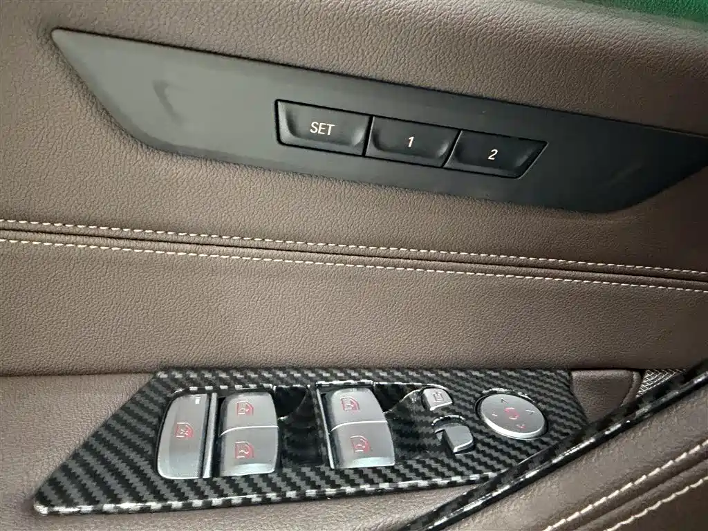 BMW 5 Series 2021 525Li M Sport Package фото 18