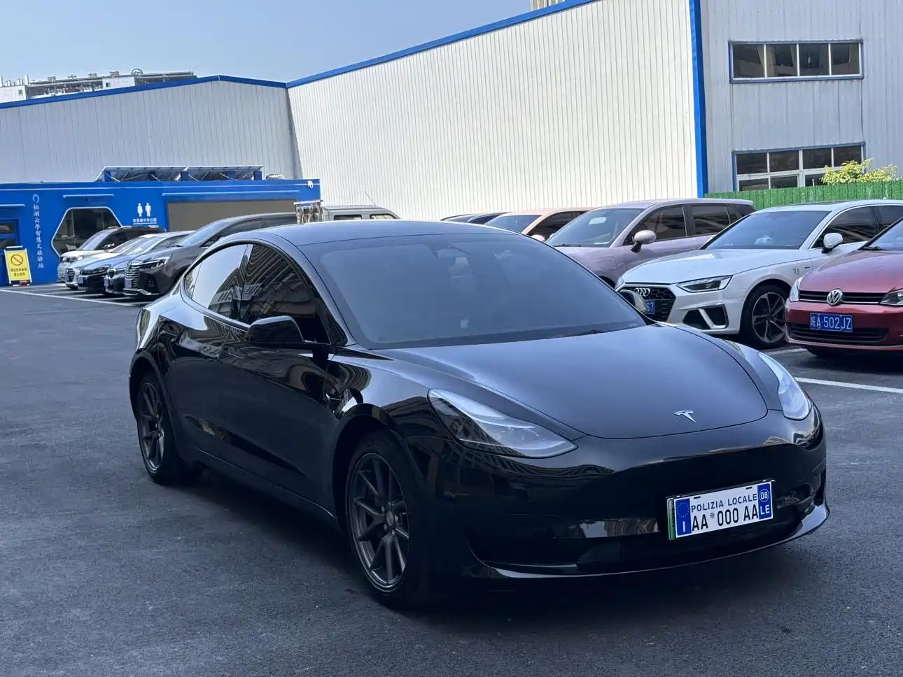 TESLA MODEL 3