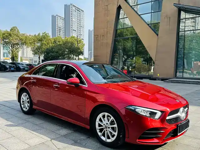 Mercedes-Benz A-Class 2020 A 200 L Sport Sedan — фото 3
