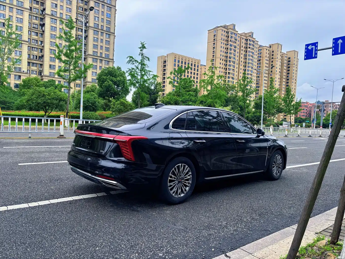 Hongqi H5 2024 1.5T DCT Smart Connect Flag Rhythm Edition фото 5