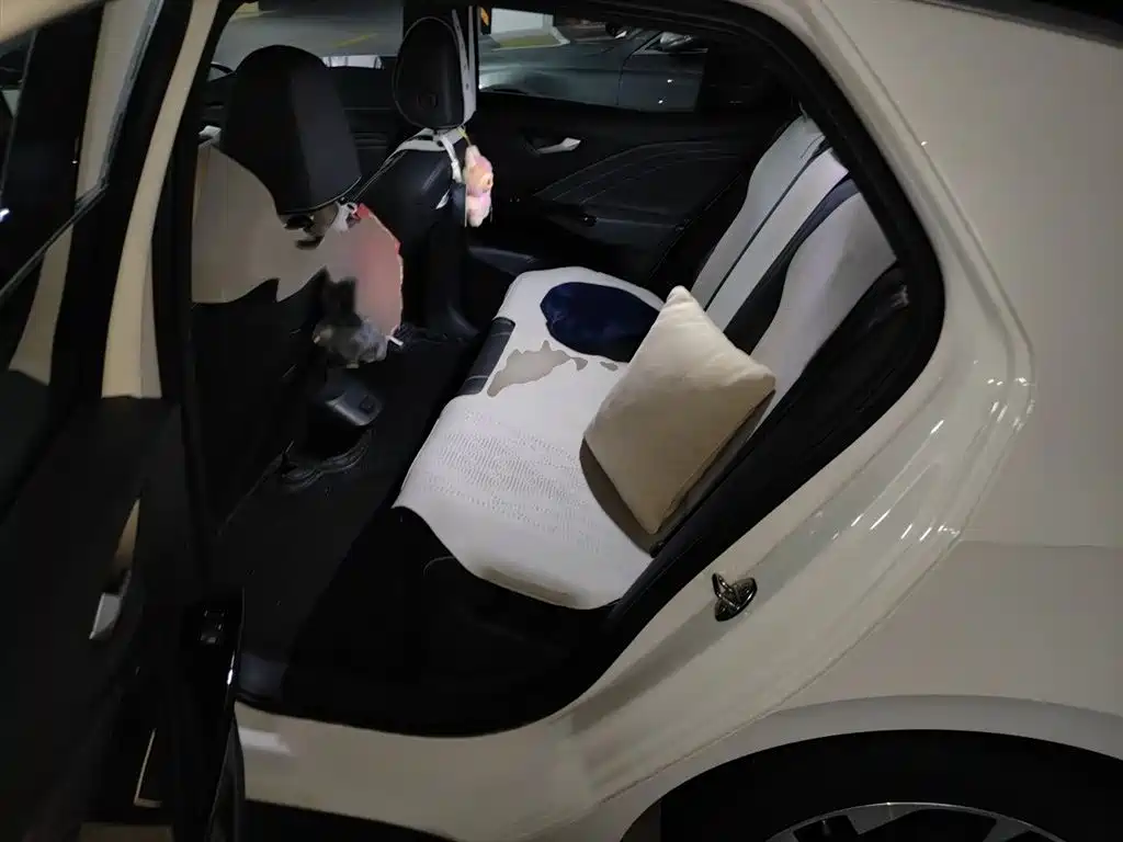 Volkswagen ID.3 2025 Smart Outstanding Edition фото 15