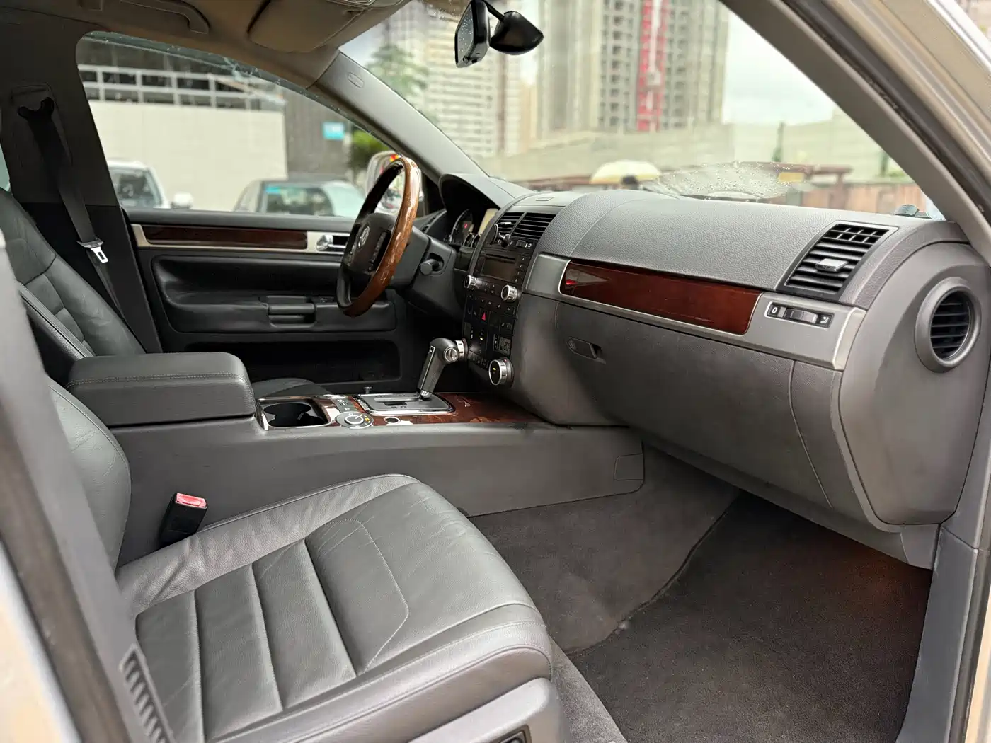 Volkswagen Touareg 2010 3.6 Limited Luxury Edition фото 5