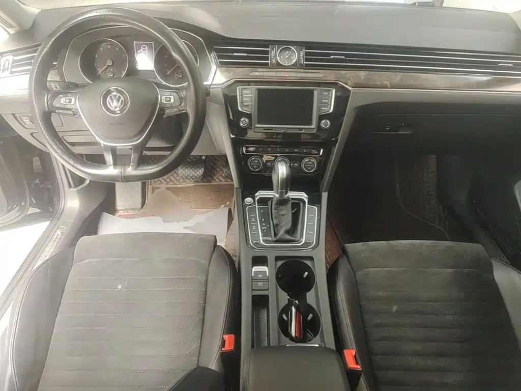 Volkswagen Magotan 2017 330TSI DSG Luxury фото 10