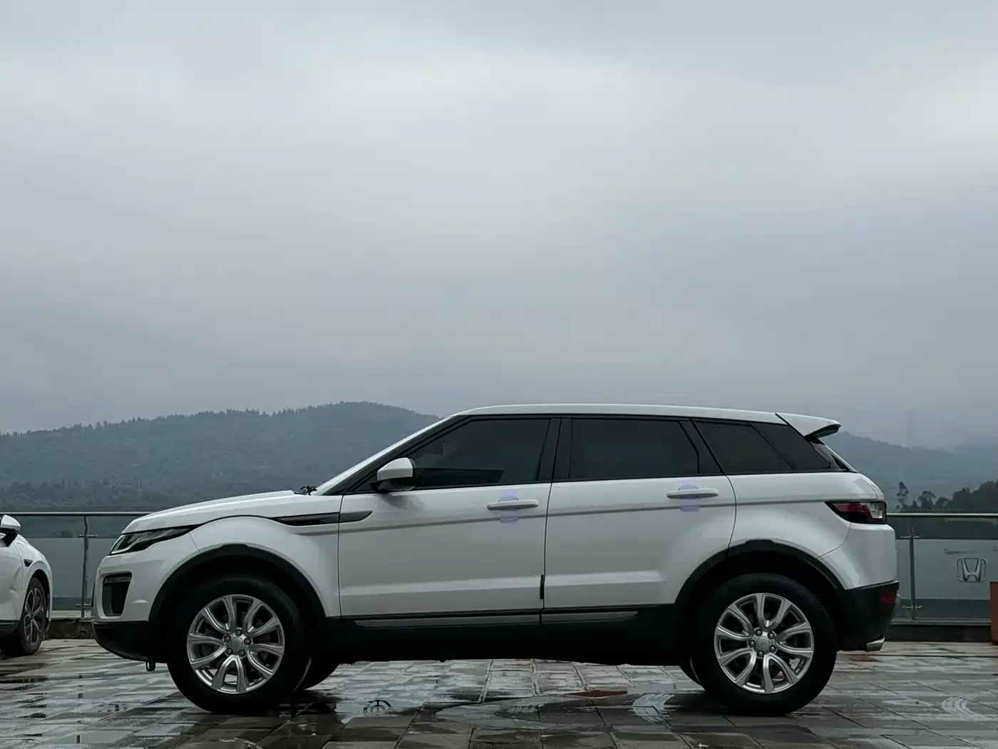 Land Rover Range Rover Evoque 2016 2.0T PURE Style фото 10