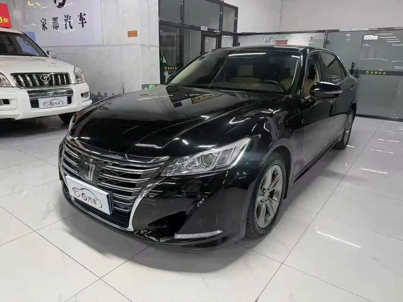 Toyota Crown 2015 2.0T Fashion
