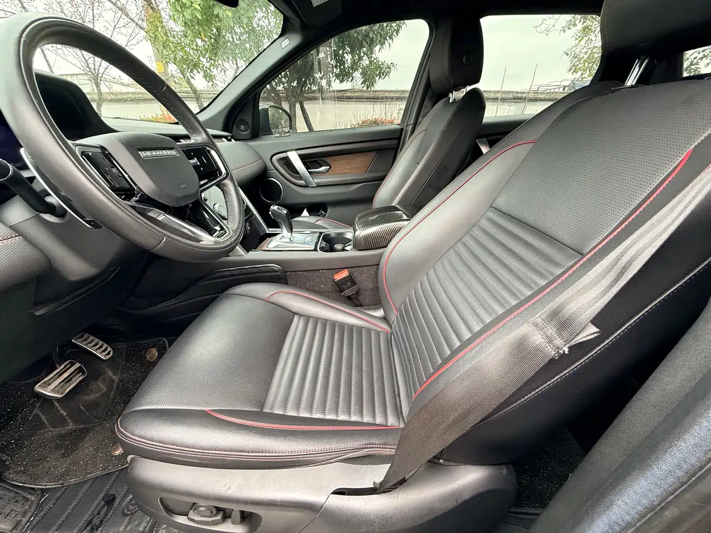 Land Rover Discovery Sport 2022 Model 249PS R-Dynamic S Performance Edition 5-Seater фото 4