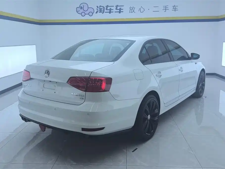 Volkswagen Sagitar 2017 180TSI Auto Exclusive Edition фото 3