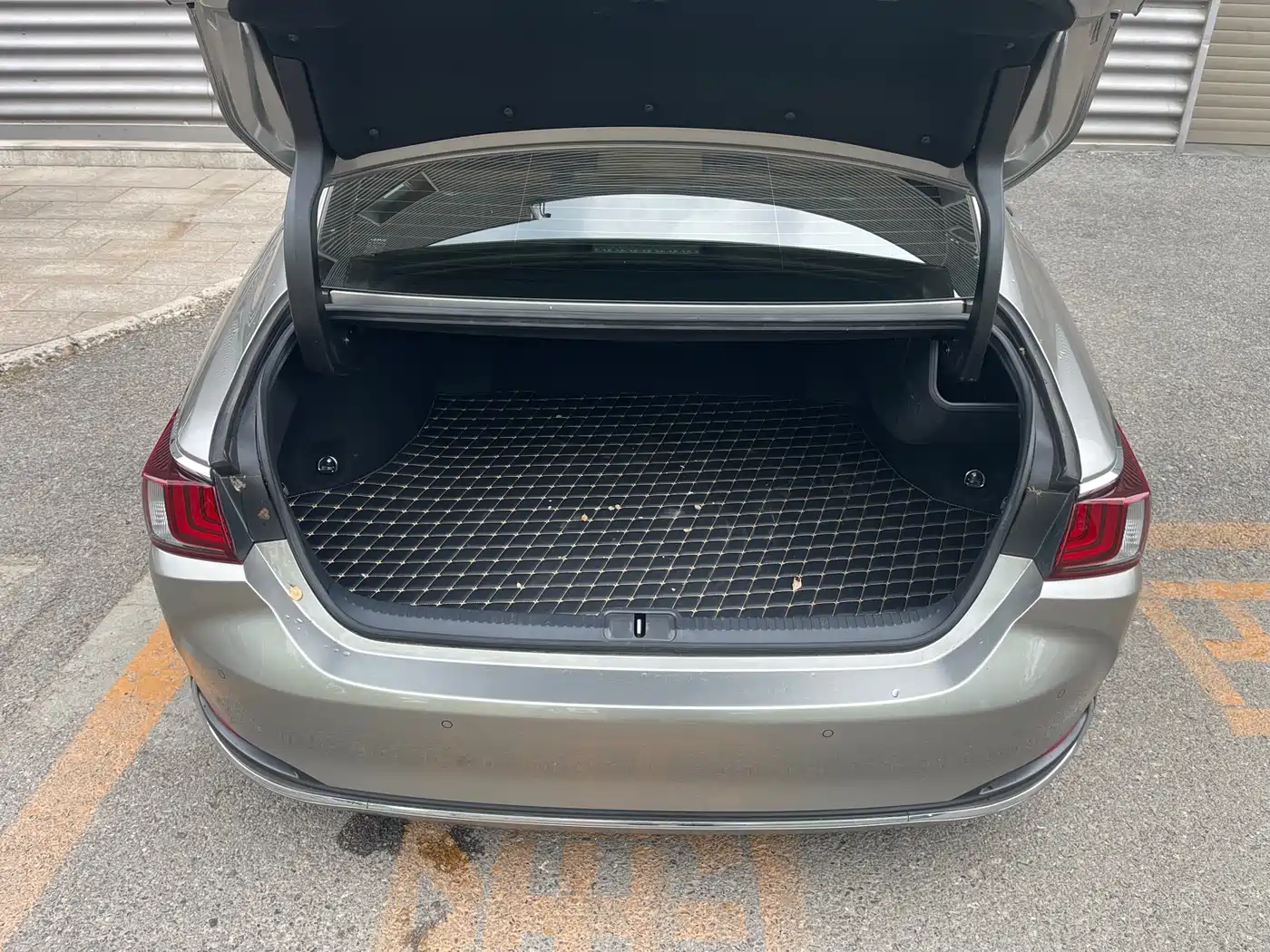 Lexus ES 2020 Model 300h Excellence Edition фото 22