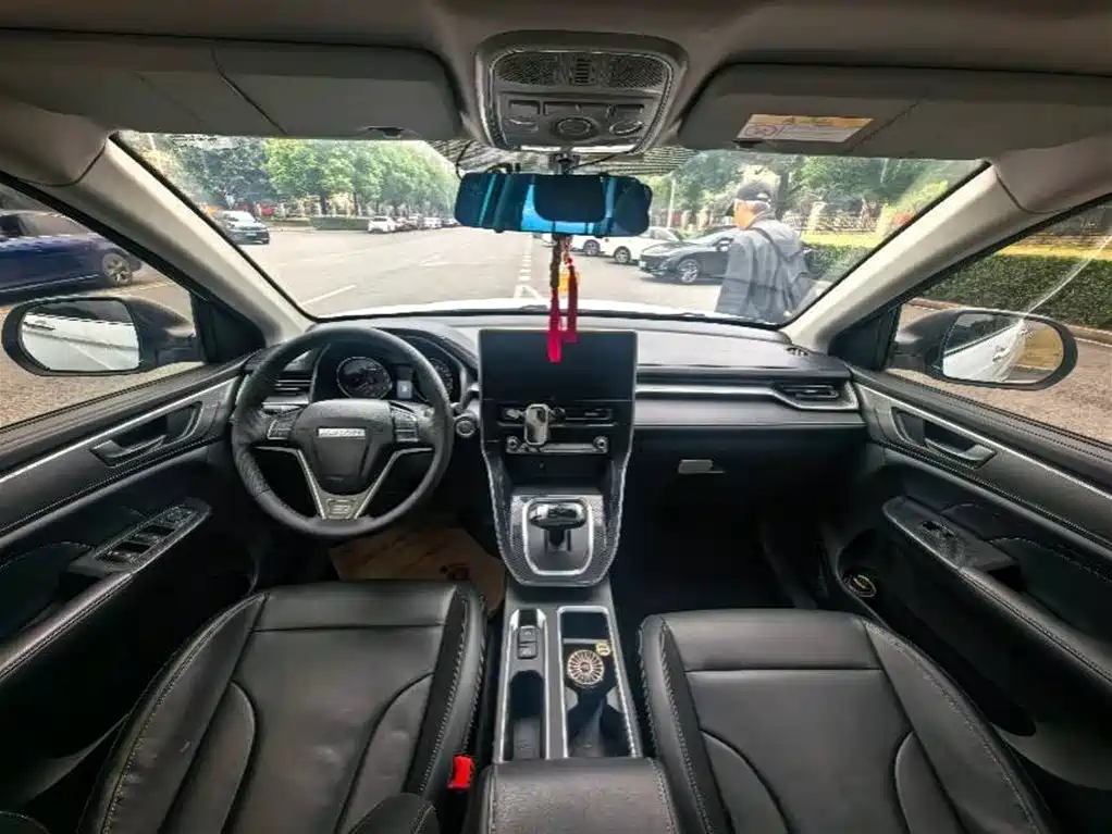 Haval M6 2021 PLUS 1.5T DCT Luxury Smart Connect фото 5