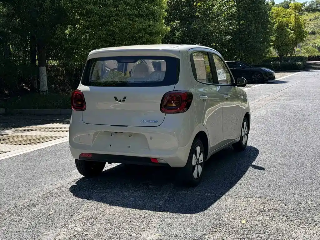 Wuling Motors Hongguang MINIEV 2026 2025 4-Door Advanced