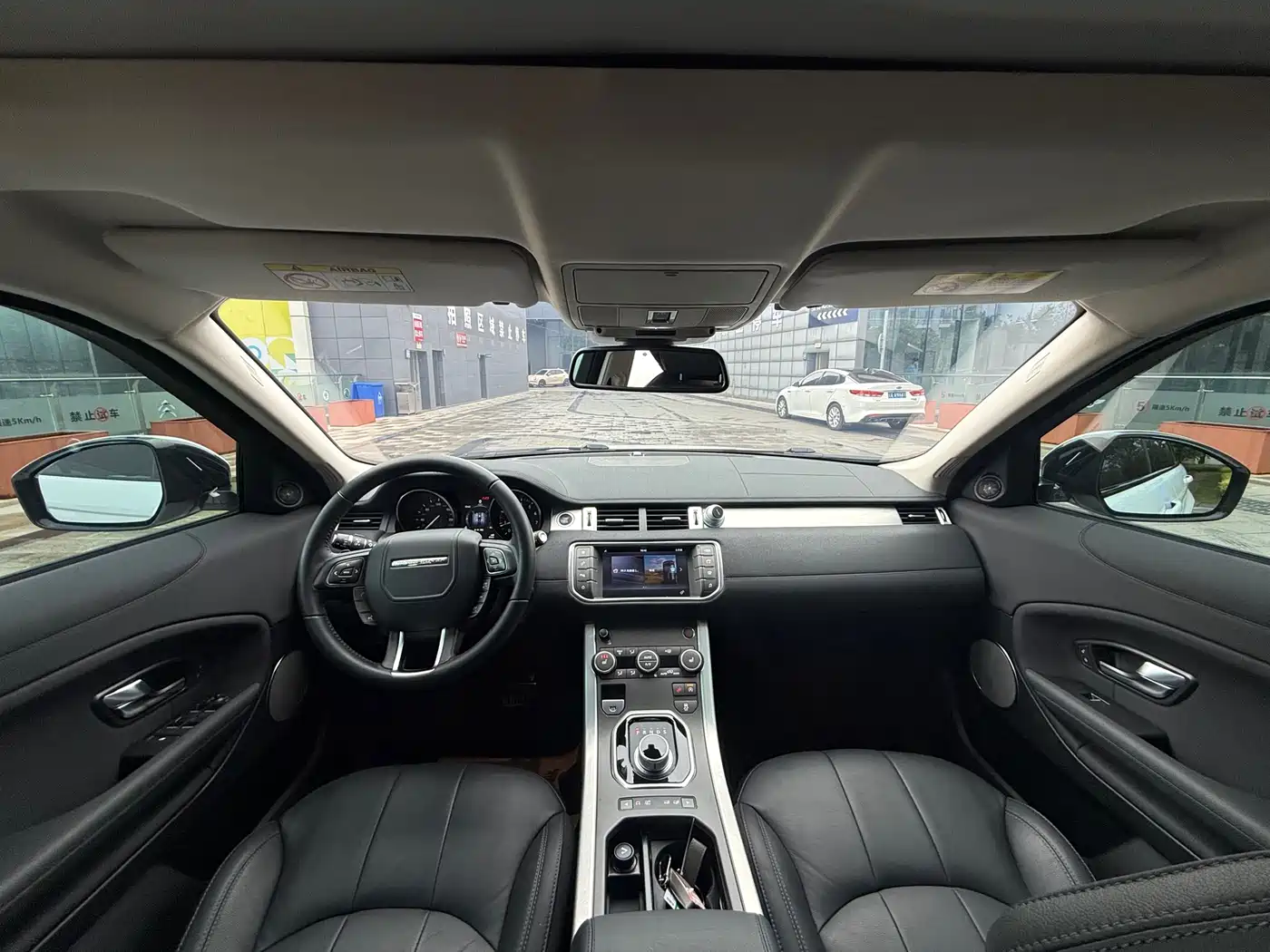 Land Rover Range Rover Evoque 2016 2.0T PURE Style фото 5