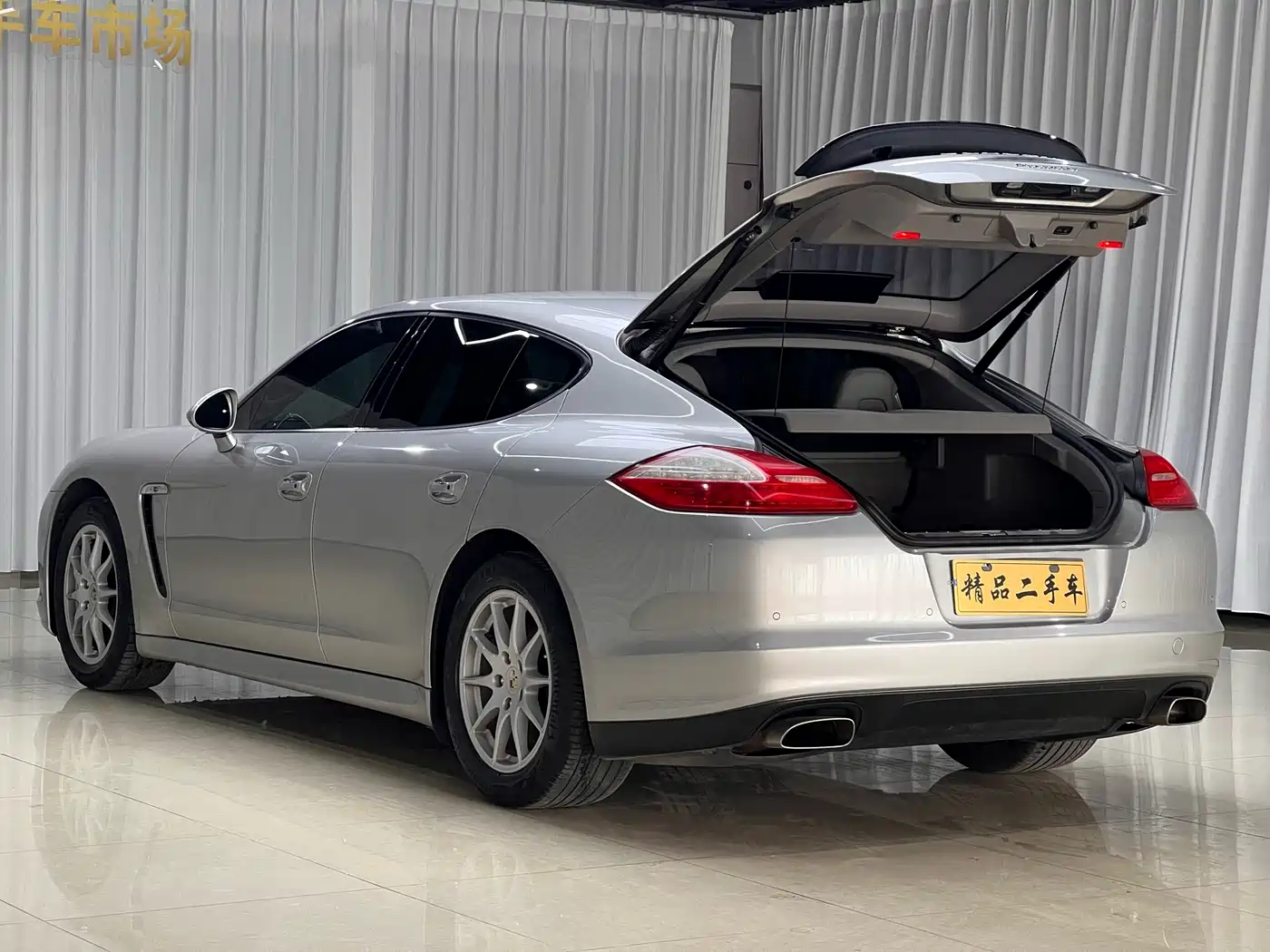 Porsche Panamera 2013 Panamera Platinum Edition 3.6L фото 8