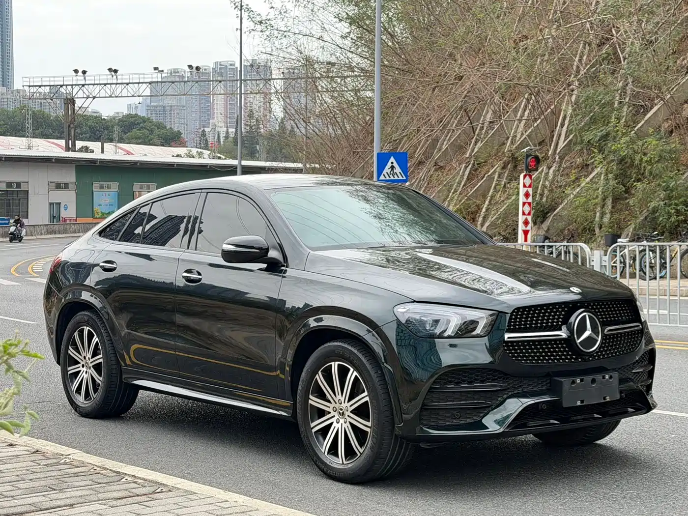 Mercedes-Benz GLE Coupe 2020 GLE 350 4MATIC Coupe SUV Luxury фото 3