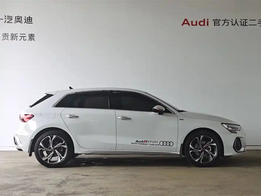 Audi A3 2025 Sportback 35TFSI Flying Premium фото 2