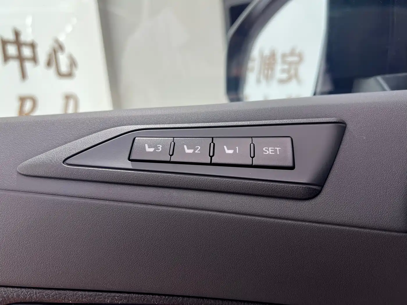 Toyota Alphard 2021 Hybrid 2.5L Ultimate фото 17