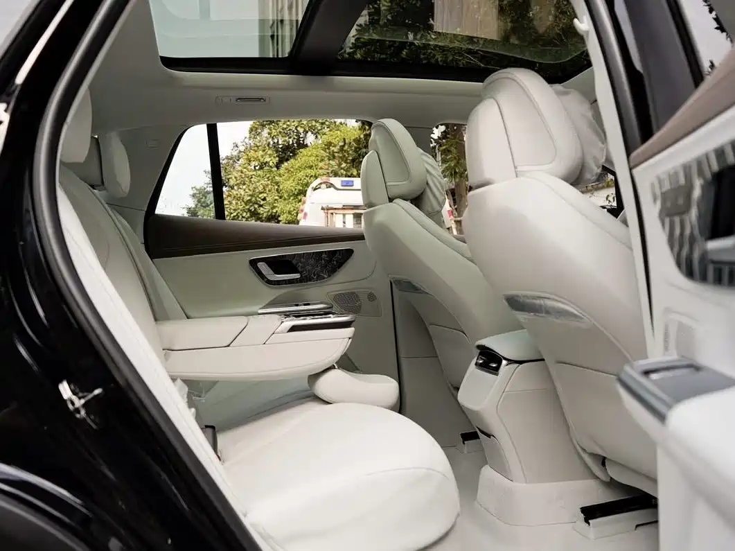 Mercedes-Benz EQE SUV 2024 500 4MATIC Pioneer Edition фото 13
