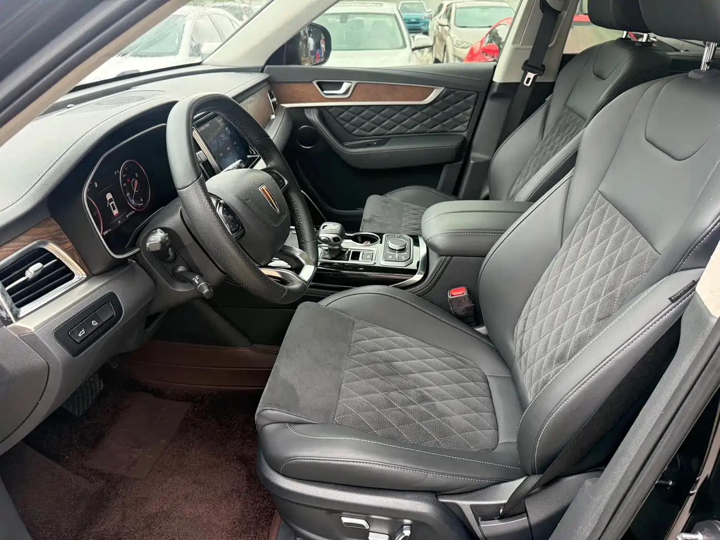 Фото 8 - Hongqi HS7