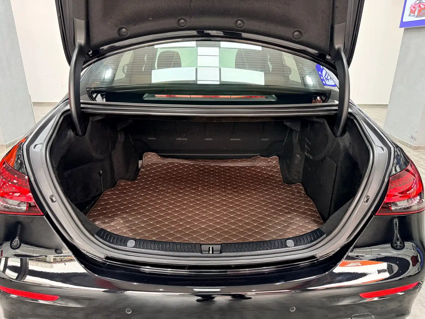 Mercedes-Benz E-Class 2021 E 300 L Sport Luxury Edition фото 11