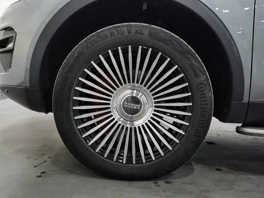 Land Rover Discovery Sport 2017 2.0T HSE фото 17