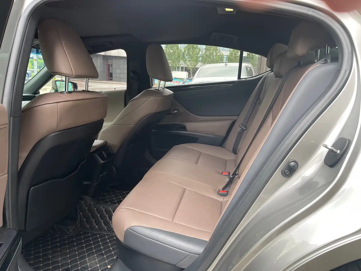 Lexus ES 2022 300h Excellence Edition фото 7