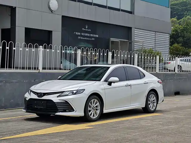 Toyota Camry 2.0G, Люкс