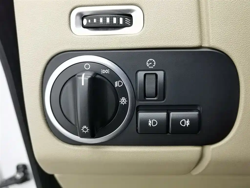 Land Rover Discovery 2013 3.0 SDV6 HSE Diesel фото 21