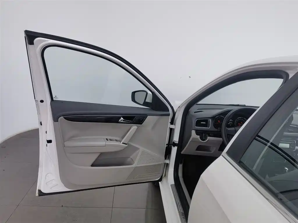 Volkswagen Lavida Tour 2013 1.4TSI Automatic Comfort фото 8