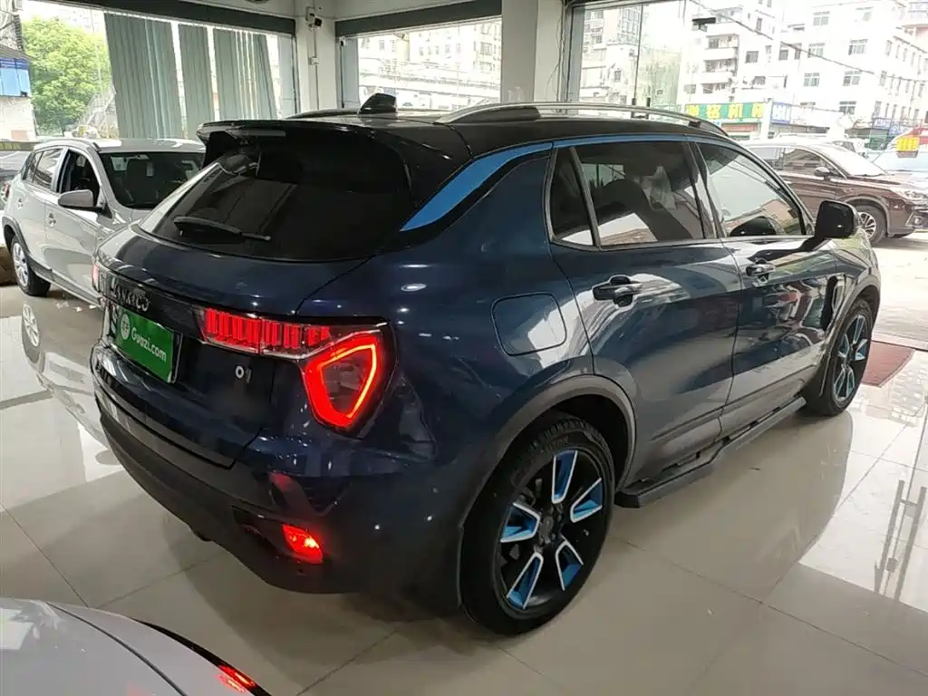 Lynk & Co 01 2017 2.0T 2WD Pro Shine Edition фото 7