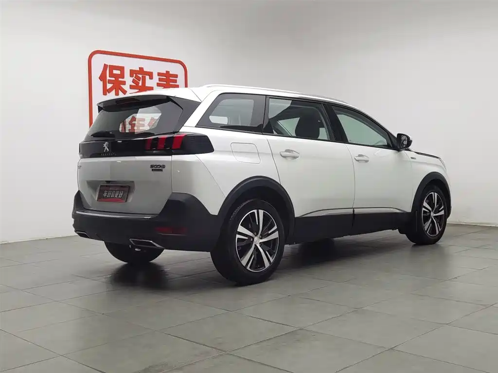 Peugeot 5008 2017 380THP 7-seat Elite Edition фото 2