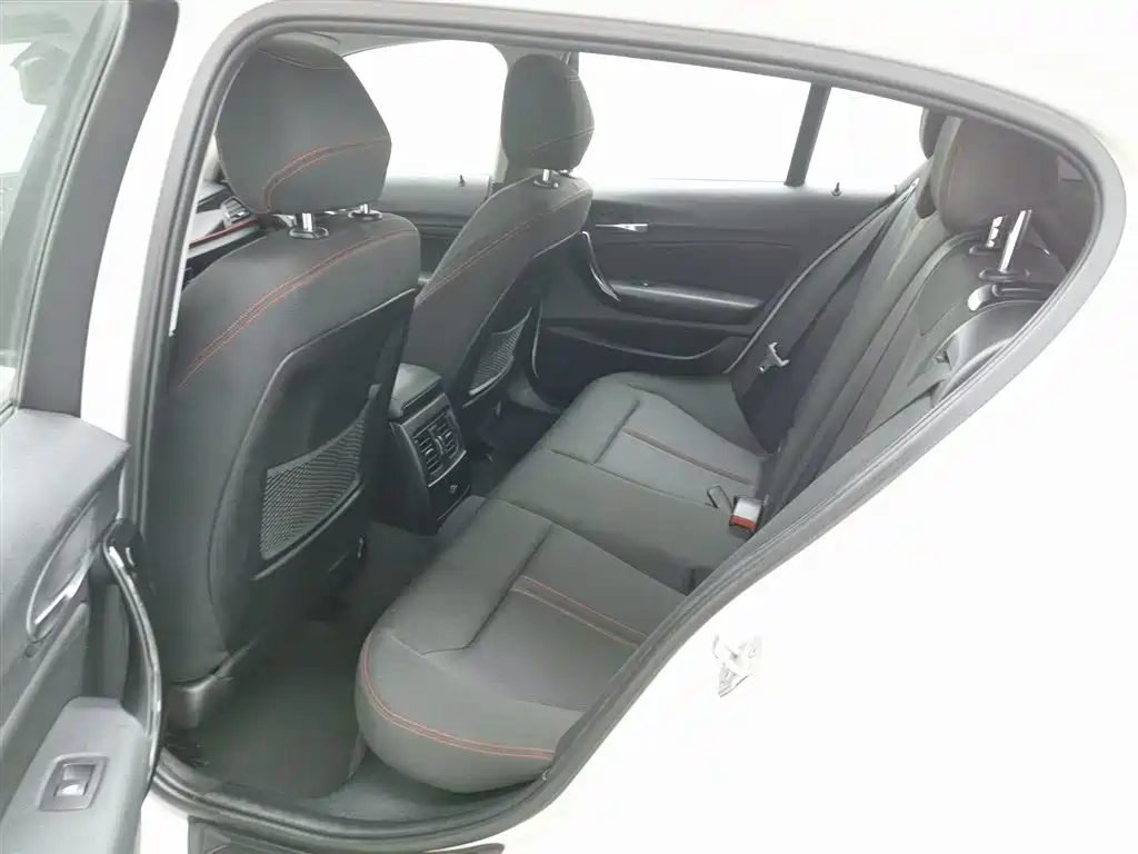 BMW 1 Series (Import) 2015 120i Sport Design Package фото 15
