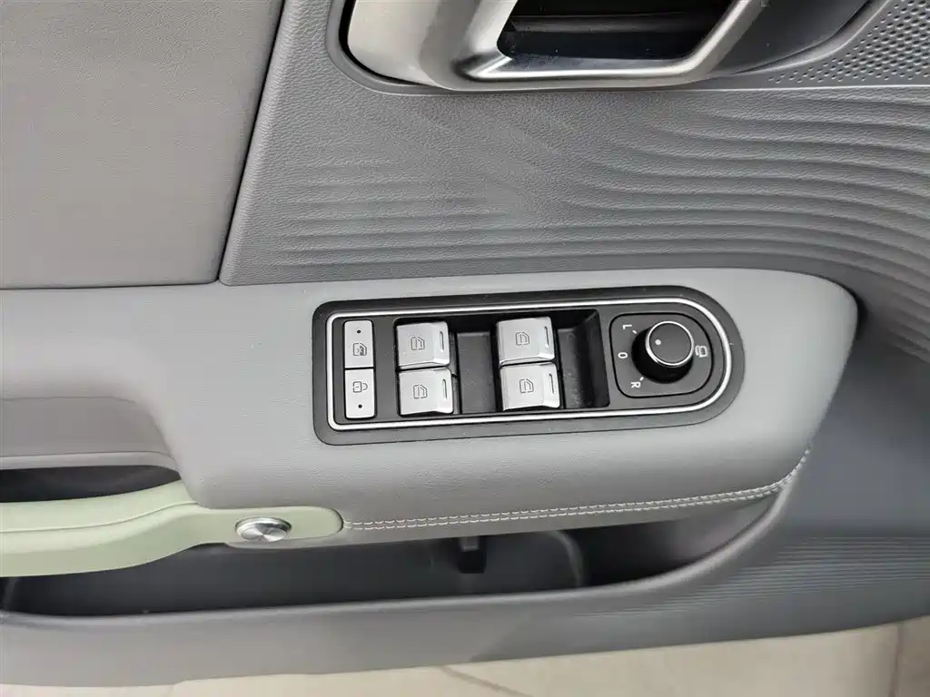 BAIC ORV Beijing Off-Road BJ30 2024 1.5T Magic Core Electric Drive Advanced Edition фото 9