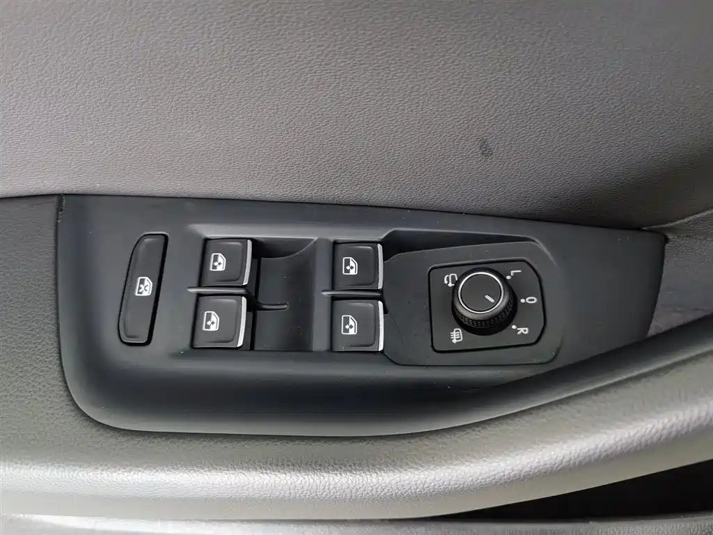 Volkswagen Magotan 2020 330TSI DSG Luxury фото 9