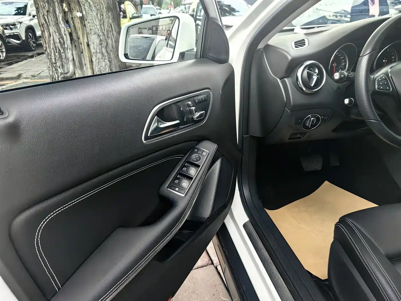 Mercedes-Benz GLA 2017 GLA 200 Dynamic фото 6