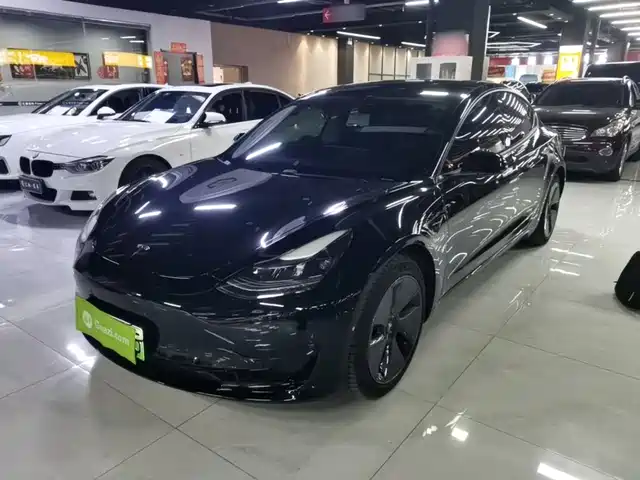 Tesla Model 3 Стандартный запас хода, задний привод, улучшенная